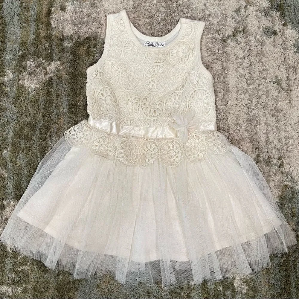 146. Girls Beautees Tulle Doily Cream Dress size 2T tutu